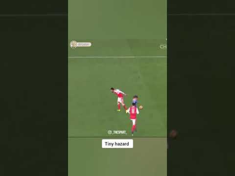 Tiny Hazard scores a wondergoal vs Arsenal 