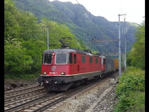 Trafic ferroviaire à Varzo / Bahnverkehr in Varzo (13.5.2017)