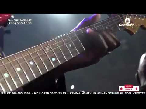 Gadon roche lap bay dlo/ Le san de Jezi...