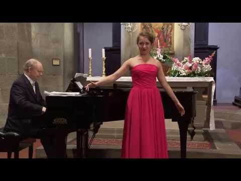 EMMA POSMAN Je suis Titania