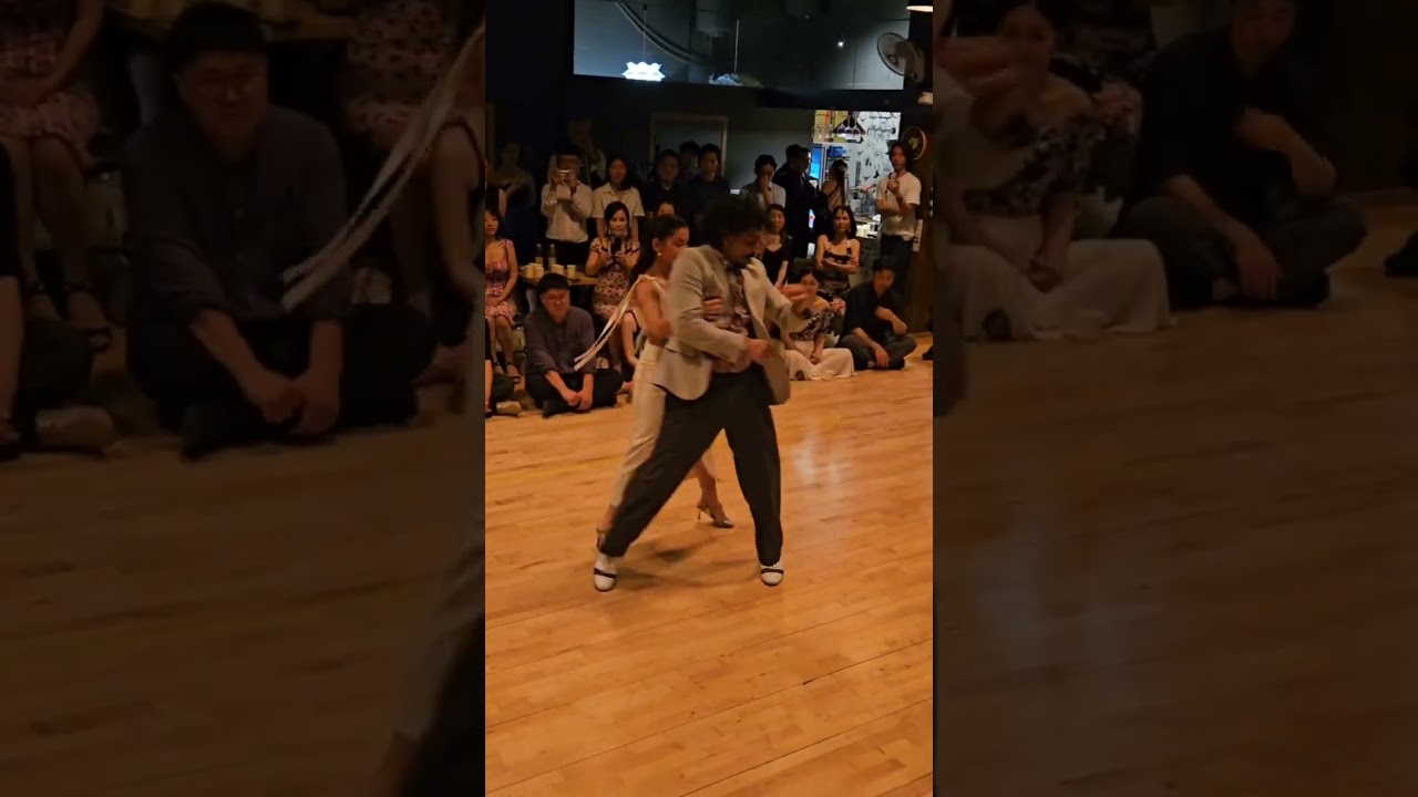 Gaston Torelli y Gri Montanaro - Amarras -