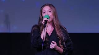 Miracle or Not (Alisa Turner) / Emma Kolodrivskiy