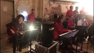 Video Gonna Fly Now - Bzzušband (2019)