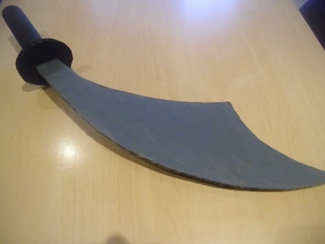 Vídeo relacionado con LOOYAR Gran Espada Medieval Cruzado de PU Accesorio Juguete para Disfraz de Caballero Soldado Guerrero Juego de Batalla Halloween Cosplay LARP Negro