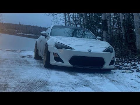 Scion Frs 2014 et Gmc Sierra 1988