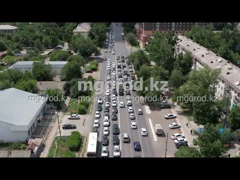 Как выглядят пробки из-за ремонта дорог в Уральске с высоты птичьего полёта