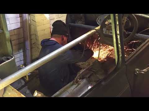 1964 Mk1 Mini Restoration S2 Ep80 - Floor