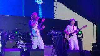 YELLOW DAYS - A GAP IN THE CLOUDS ☁