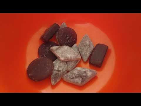 MongoTV_8631 - PENSION KOMMET OG SPISER LILLE SKÅL GODE IRMA SALTLAKRIDS MED GLAS COLA