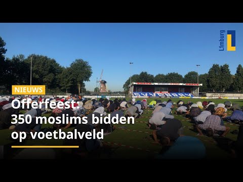 Offerfeest: 350 moslims bidden op voetbalveld