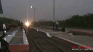 preview picture of video '3 Kereta Api dari Barat Melintas Stasiun Boharan'