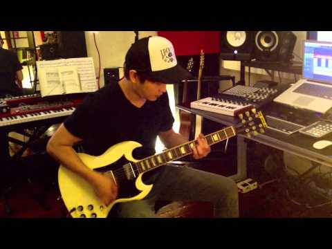 Master Class with Synyster Gates - Almost Easy