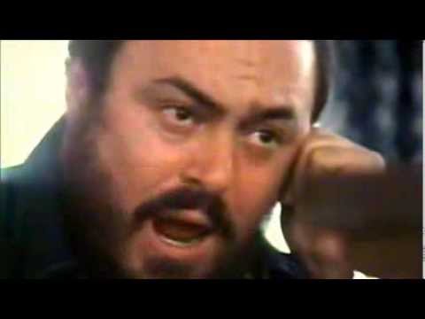 Luciano Pavarotti Vocalizing