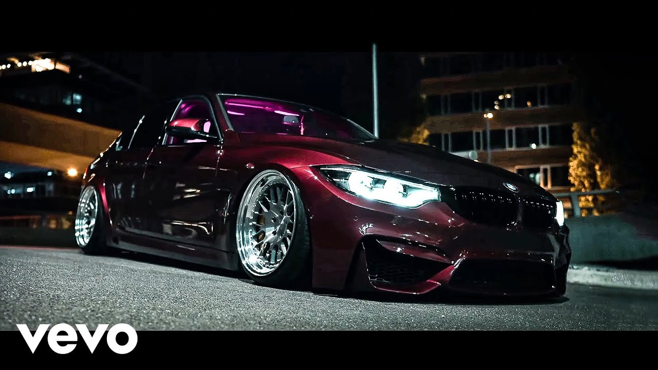 Rihanna - S&M Remix (BASS BOOSTED)