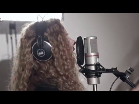 SOULEEN - Let the devil in (Official Video)