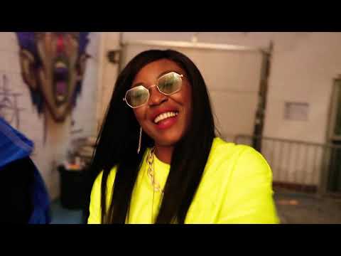 Jaye Moni mini concert at IDENTIFI.E.S festival in Paris, France and the crowd go wild for her.