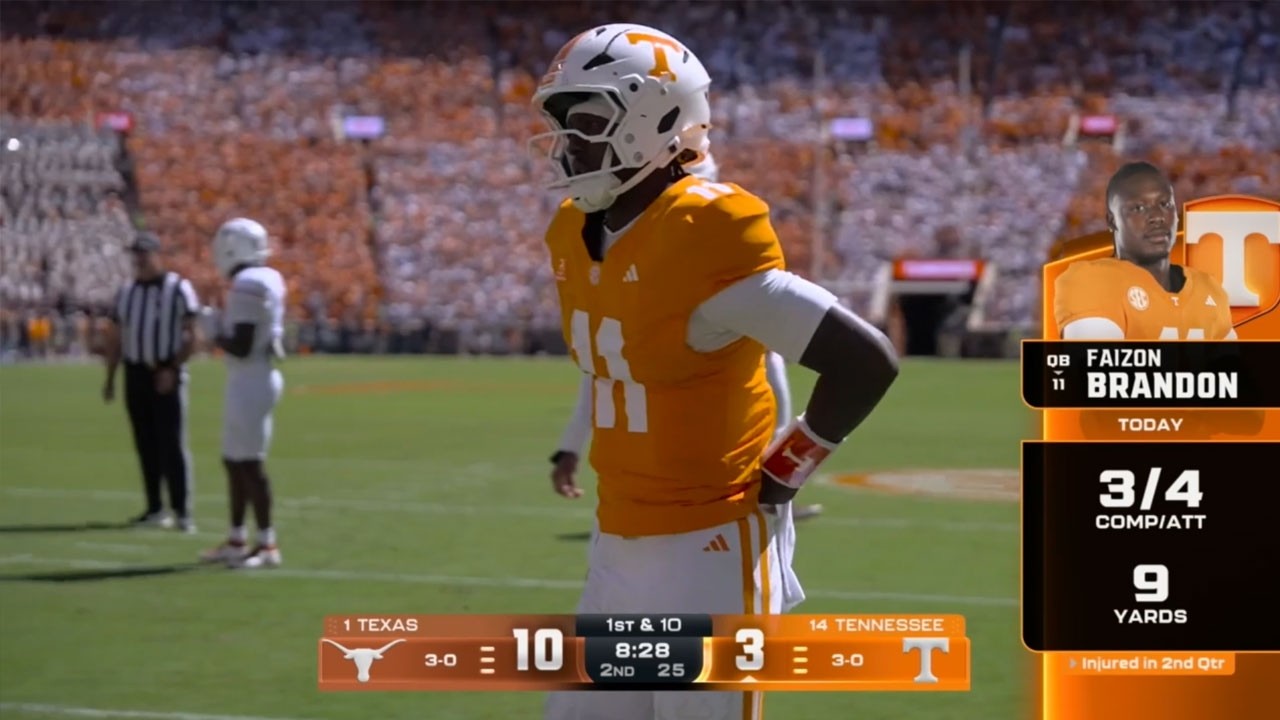 QB Faizon Brandon exits Texas-Tennessee briefly after big hit | ESPN College Football