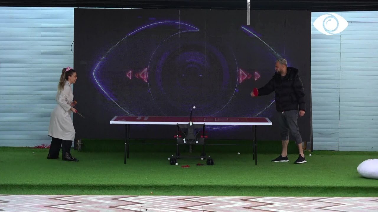 E dimë që je fitues/ Olta luan ping-pong me Luizin