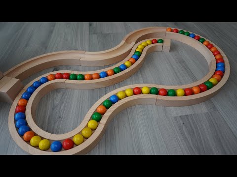 MARBLE RUN WOODEN SNAKE TRACK NICE COLORED BALLS!