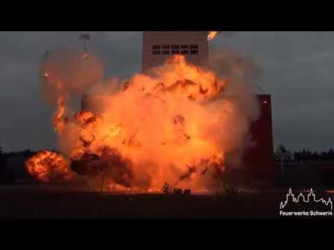 Feuerwerke Schwerin- Special Effect- Benzinbombe