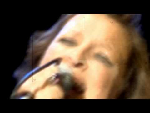 PATRICIA KRAUS / Videoclip / "Je crois entendre encore"