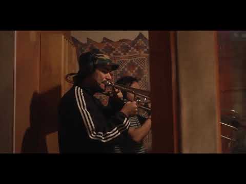 A la siga del sol trailer