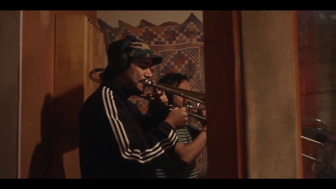 A la siga del sol trailer