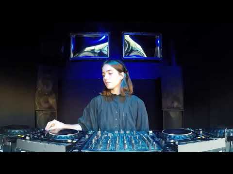 The Blue Oyster: daisy cutter / 12.08 / 18 - 19