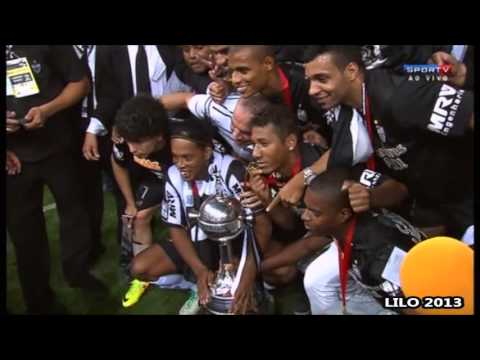 RONALDINHO TIRANDO ONDA COM A TAÇA DA LIBERTADORES 2013