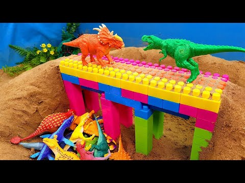 공룡 대결 놀이 ! Dinosaurs fight on the color block bridge