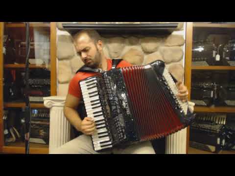 Advanced Piano Accordion Techniques - Lesson 5 - Left Hand Vibrato Techniques