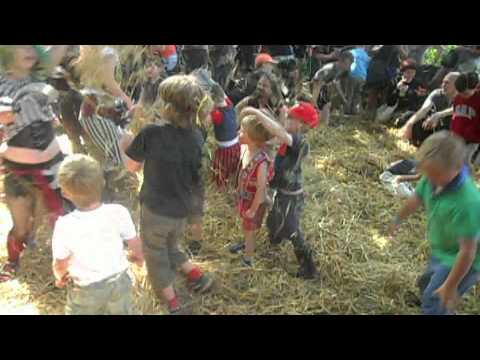 Colonel Mustard & The Dijon 5 - 'Dance Off' - Kelburn Garden Party HD