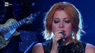 Noemi canta Bella senz&#39;anima - Celebration 04/11/2017