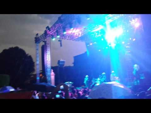 Los Invasores De Nuevo Leon ft Don Chayo.- Quiero Que Sepas (Morelia 18/05/15)