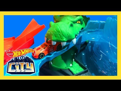 Carros que Cambian de Color en el Lavadero de Carros el Caimán! | Hot Wheels City | Hot Wheels