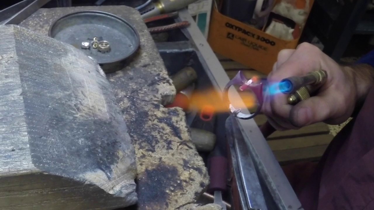 Tutorial realizzazione anello in oro bianco con perla gold e brillanti.