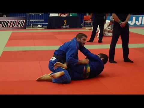 Luca Anacoreta vs Alex Cabanes - IBJJF London Open 2014 - Black Adult - Open