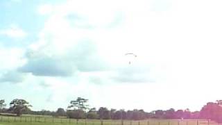 preview picture of video 'ultralight homebuilt aircraft  motor wolswagen with parachute wings in Colombia'