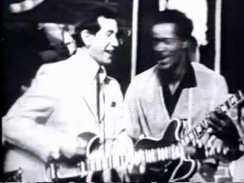 Chuck Berry & Trini Lopez   Memphis Tennesee   Live @ Hullabaloo 1965