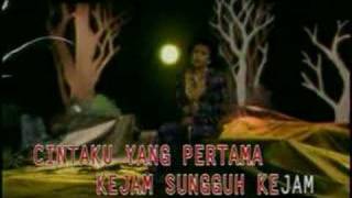 Download lagu Mega Mustika - Bulan mp3