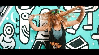 Lucia Gil y Atacados - Hasta que salga el sol