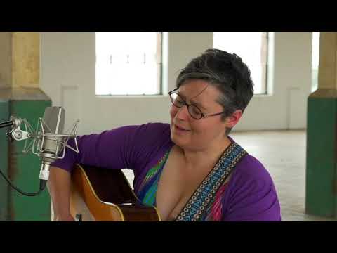 EastSide Sessions: Edelle McMahon