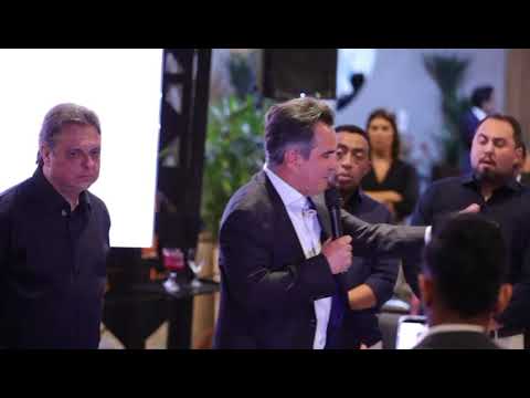 Ciro confirma candidatura à reeleição em jantar com prefeitos em Brasília