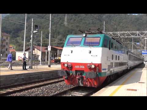 STROMBAZZATE E SALUTI DAGLI INTERCITY IN TRANSITO A RONCO SCRIVIA (GE) 5 - 10 - 2014