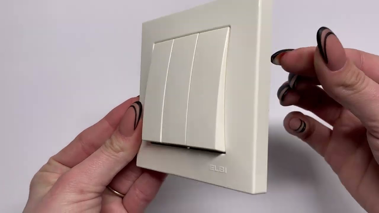 Вимикач триклавішний ELBI VEGA білий (510-010200-254)