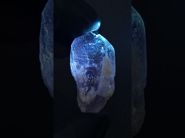 حجر جمشت بلور خام طبيعي تحفة للاقناء او الاهداء