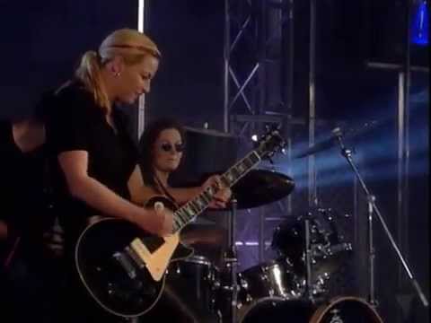 Bitch Boys - En Nøgen Sjæl (Officiel Video)