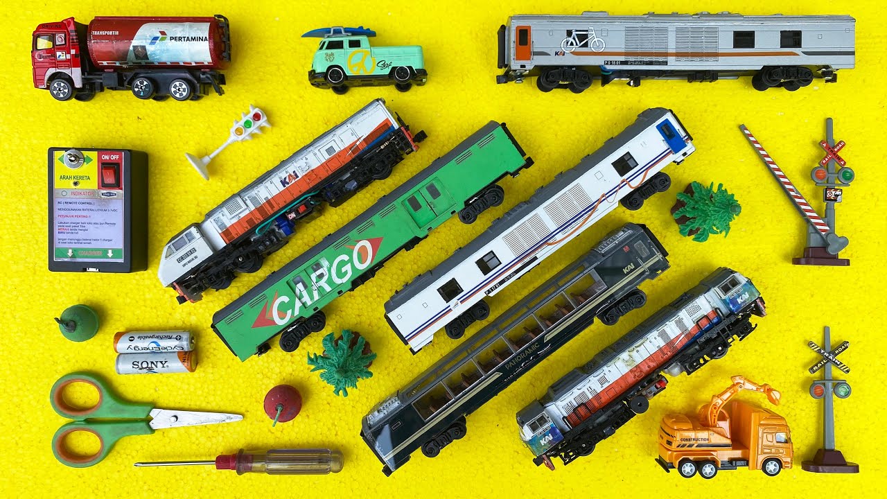 Unboxing Dan Merakit Miniatur Kereta Api CC206,CC203, Gerbong Panoramic, Cargo Tabrakan Di Rel - KAI
