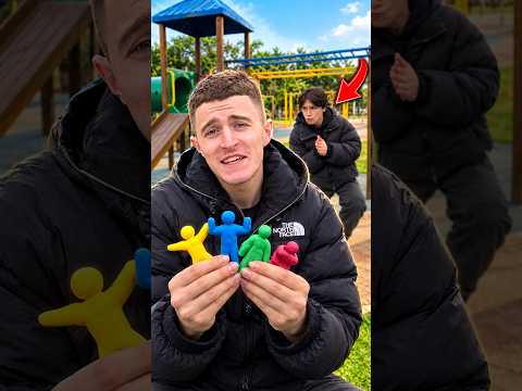 БРАТ СПРЯТАЛ ФИГУРКИ НА ПЛОЩАДКЕ