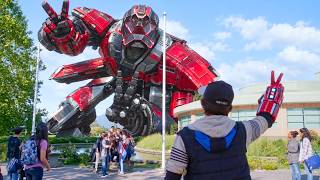 Um GAROTO leva seu ROBÔ GIGANTE DE COMBATE para escola, salva os alunos e se torna uma LENDA
